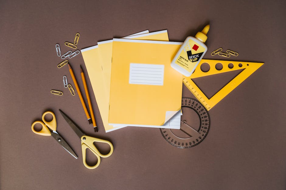 新学期の文具をフラットレイで並べた写真